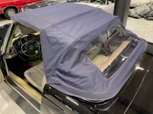 Image 13/35 of Mercedes-Benz 280 SL (1970)