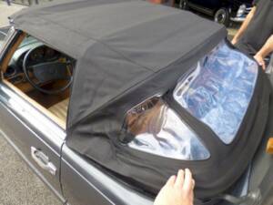 Image 13/30 of Mercedes-Benz 560 SL (1988)