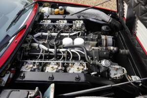 Image 4/50 de Ferrari 365 GT4 2+2 (1974)