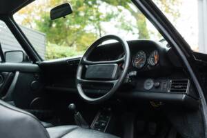 Image 55/67 of Porsche 911 Turbo 3.3 (1987)
