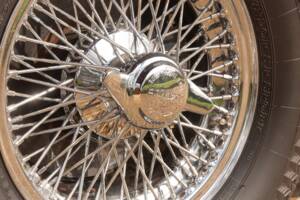 Image 29/50 de Jaguar E-Type (1967)