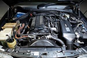 Image 18/23 de Mercedes-Benz 190 E 2.5-16 (1989)