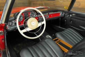 Image 2/19 of Mercedes-Benz 280 SL (1968)