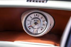 Image 16/29 of Morris Mini Van (1962)