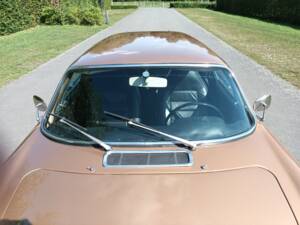 Image 21/73 of Volvo 1800 ES (1972)