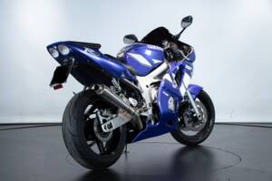 Imagen 3/12 de Yamaha DUMMY (1999)