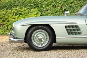 Image 14/50 of Mercedes-Benz 300 SL &quot;Gullwing&quot; (1955)