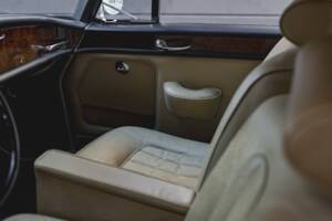 Image 27/39 of Bentley S 3 Continental (1965)