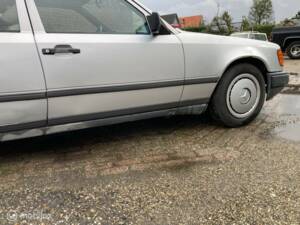 Bild 35/41 von Mercedes-Benz 300 D (1987)