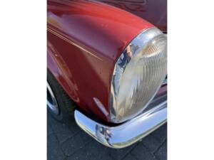 Image 31/50 of Mercedes-Benz 230 SL (1966)