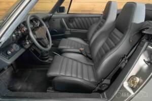 Image 16/19 of Porsche 911 SC 3.0 (1983)