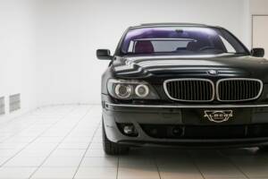 Bild 10/18 von BMW 760i (2005)