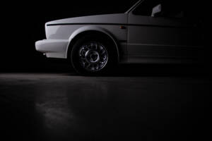 Imagen 35/39 de Volkswagen Golf Mk I Convertible 1.8 (1994)
