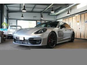 Image 1/34 of Porsche Panamera 4S E-Hybrid Sport Turismo (2021)
