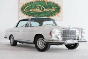 Image 14/38 of Mercedes-Benz 280 SE 3,5 (1970)