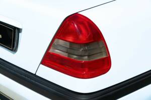 Immagine 20/50 di Mercedes-Benz C 200 Kompressor (1996)