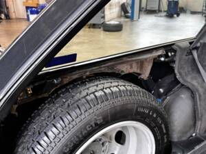 Bild 43/54 von Mercedes-Benz 300 TD Turbo (1993)