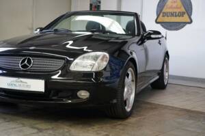 Image 6/33 de Mercedes-Benz SLK 320 (2000)