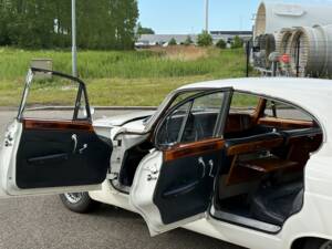 Image 8/20 of Jaguar Mk X 3.8 (1963)