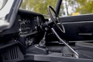 Image 36/50 de Jaguar Type E V12 (2+2) (1972)
