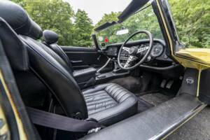Image 2/50 de Jaguar Type E V12 (1973)