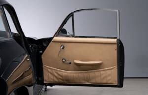 Image 16/34 of Porsche 356 C 1600 SC (1964)