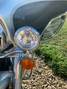 Immagine 25/39 di Harley-Davidson FLHTCU-SE Ultra Classic Electra Glide (2003)
