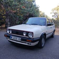 Bild 1/63 von Volkswagen Golf II GTi 1.8 (1989)