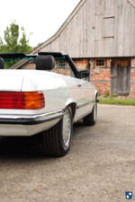 Image 63/85 of Mercedes-Benz 560 SL (1986)