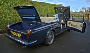 Image 25/50 of Rolls-Royce Corniche III (1990)