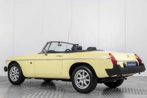 Immagine 8/50 di MG MGB (1976)
