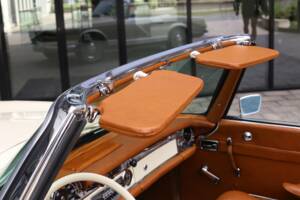 Imagen 35/50 de Mercedes-Benz 230 SL (1965)