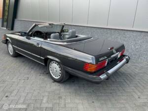 Image 3/10 of Mercedes-Benz 560 SL (1989)
