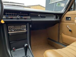 Imagen 24/81 de Mercedes-Benz 240 D 3,0 (1976)