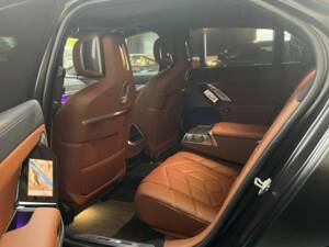 Image 12/50 de BMW i7 eDrive50 (2023)