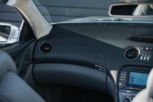 Image 22/51 of Mercedes-Benz SL 65 AMG (2007)
