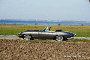 Image 17/20 of Jaguar E-Type 4.2 (1966)
