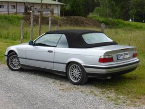 Bild 10/18 von BMW 320i (1998)