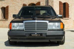 Immagine 3/44 di Mercedes-Benz 200 TE (1992)