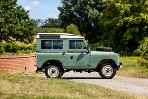 Image 18/50 of Land Rover 88 (1978)