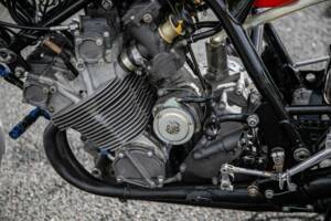 Bild 26/50 von Honda RC 173 (1966)