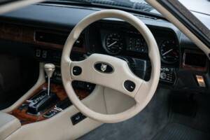Image 27/36 of Jaguar XJR-S V12 Le Mans (1988)