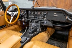 Image 19/34 de Jaguar Type E V12 (1972)