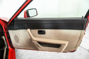 Image 35/50 of Porsche 924 S (1987)