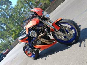Image 46/48 of Buell X1 Lightning (2000)