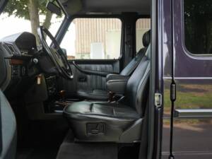 Imagen 13/26 de Mercedes-Benz 500 GE (1996)