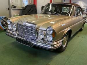Image 4/30 de Mercedes-Benz 280 SE 3,5 (1970)
