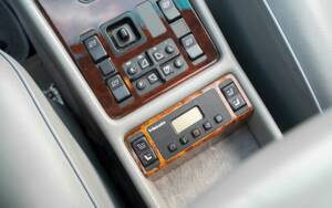 Image 52/72 de Mercedes-Benz 500 SEL (1984)