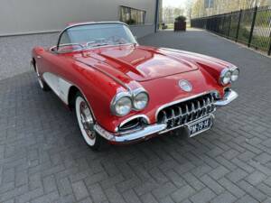 Image 15/50 of Chevrolet Corvette (1959)