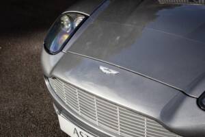 Image 13/30 of Aston Martin V12 Vanquish (2002)